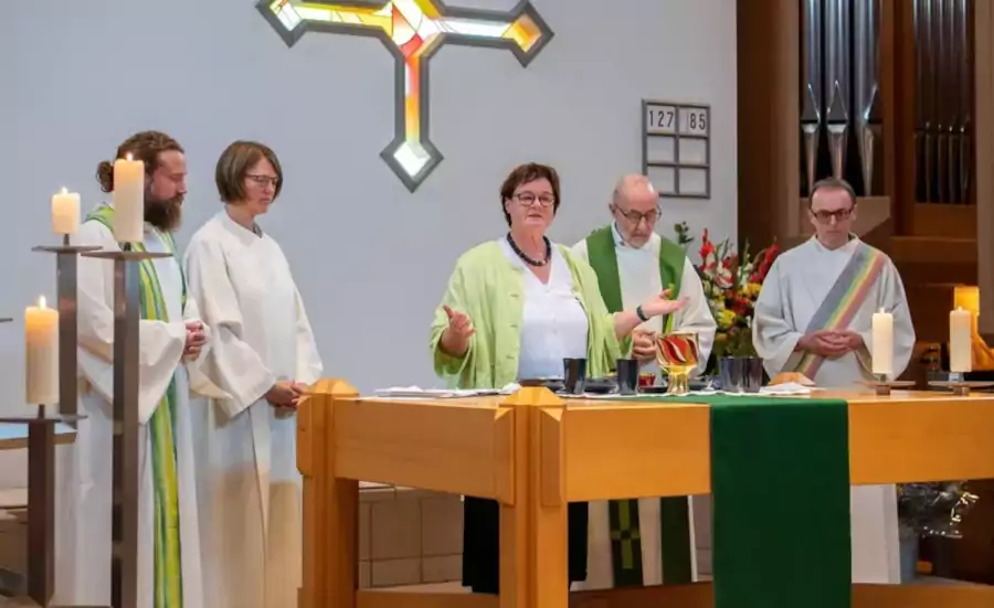 /20221105_rm_zeny_budou_kazat_liturgie_bude_synodalni/featured-image.webp /20221105_rm_zeny_budou_kazat_liturgie_bude_synodalni/featured-image.webp